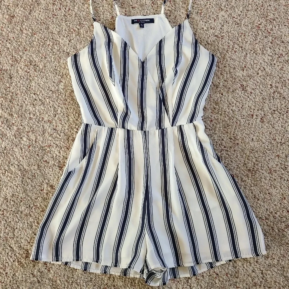 Super cute striped romper suit white and blue - Picture 1 of 5